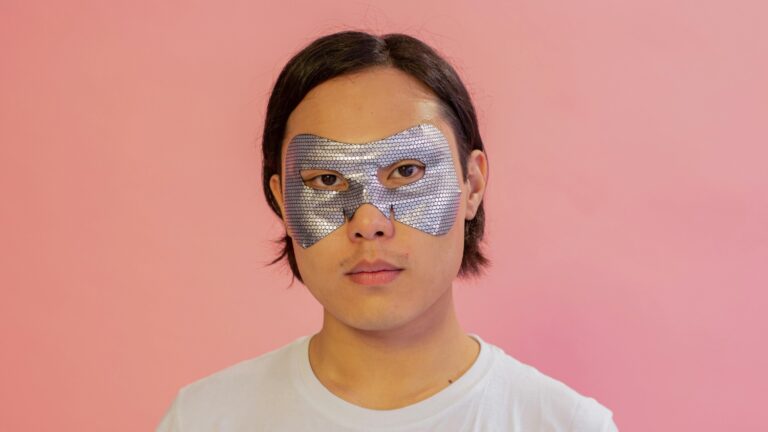 how to use gel eye mask